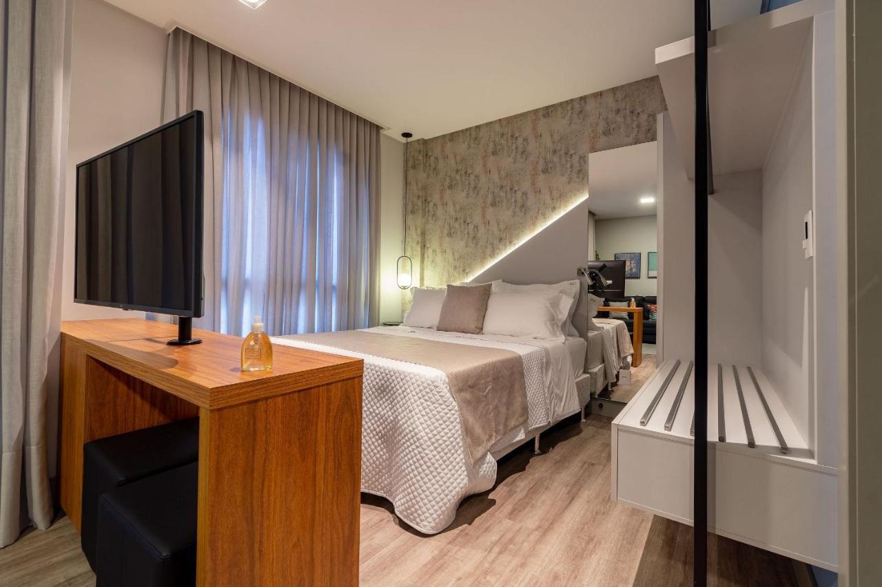 Aion Suites: Luxe Loft with Rooftop Pool Near Beach Bombinhas Exterior photo